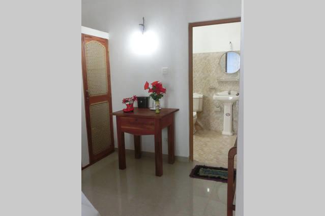 Githmini Beach House And Toures Hikkaduwa Exterior foto